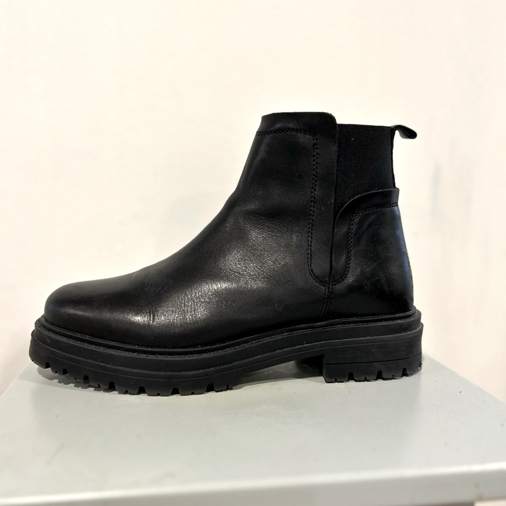 Steve Madden Moira Chelsea Boot, Size 8